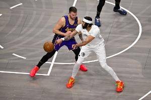 东契奇&浓眉大交易后 湖人对独行侠战绩是3胜0负